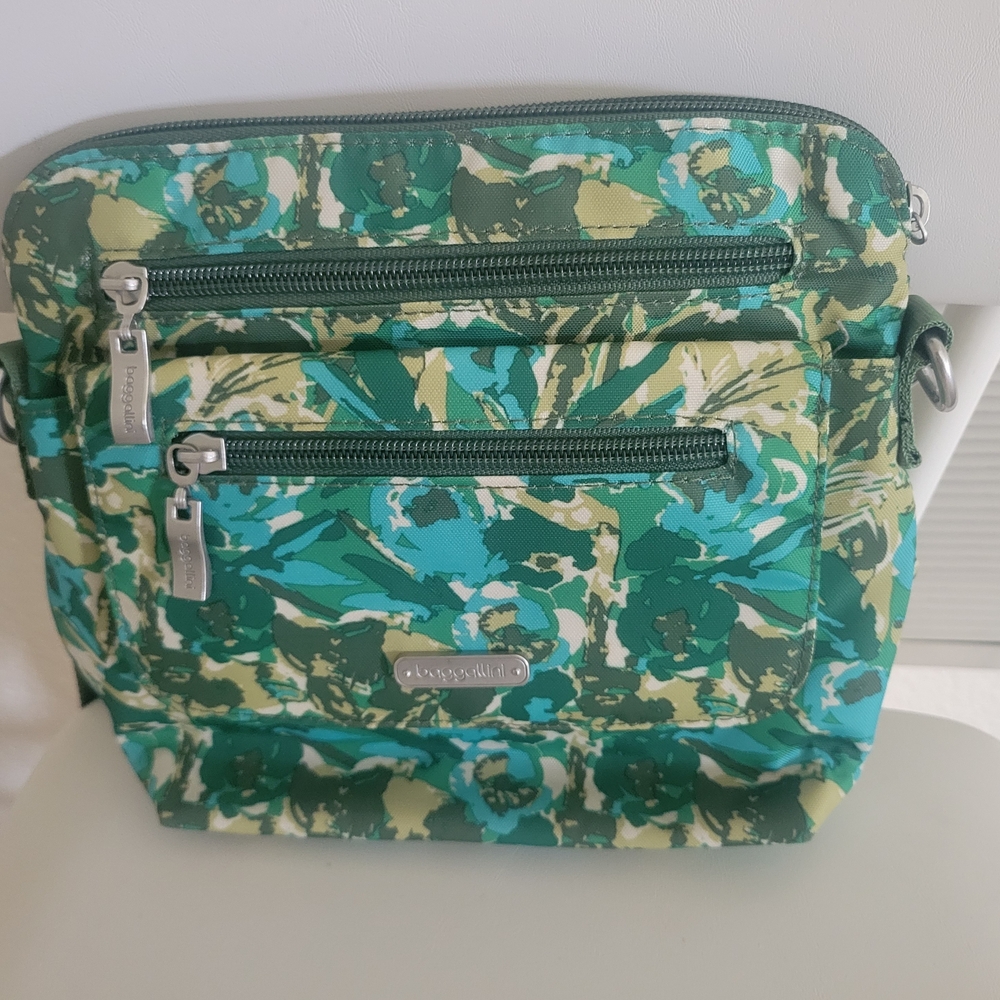 Baggallini Green Floral Pattern Crossbody Bag - Picture 7 of 9
